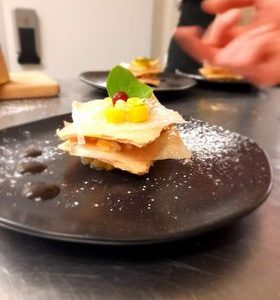 Bodega de tartare de st jacques à la mousseline de petits pois